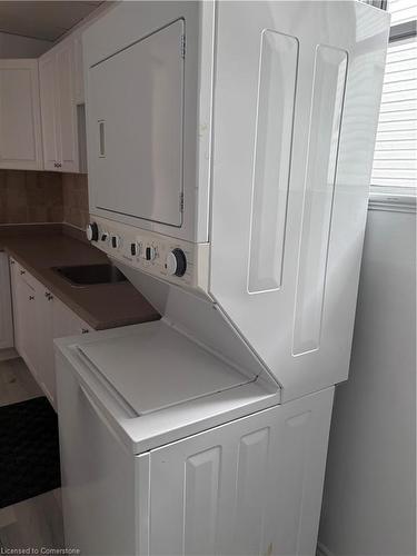 Main Floor-81 Beach Road, Hamilton, ON - Indoor Photo Showing Laundry Room