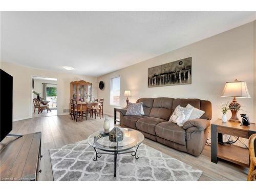 189 Olivetree Road, Brantford, ON - Indoor Photo Showing Living Room