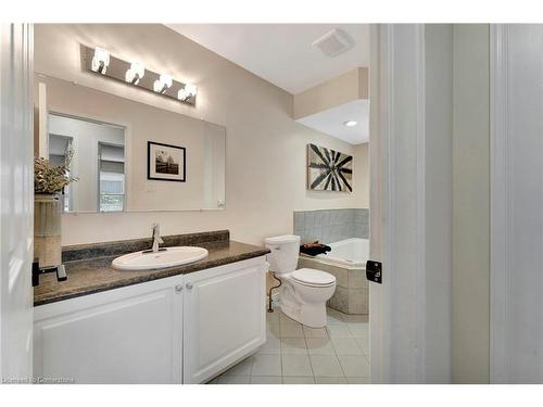 189 Olivetree Road, Brantford, ON - Indoor Photo Showing Bathroom