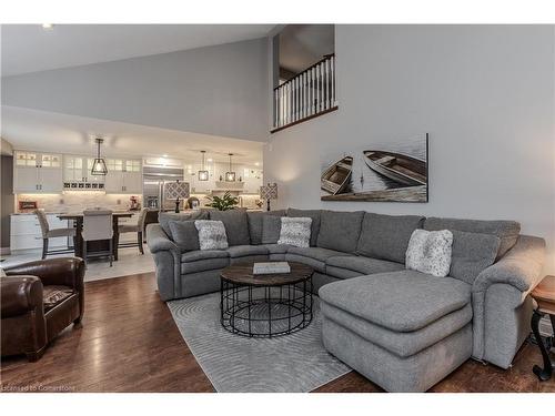 2391 Norland Drive, Burlington, ON - Indoor Photo Showing Living Room