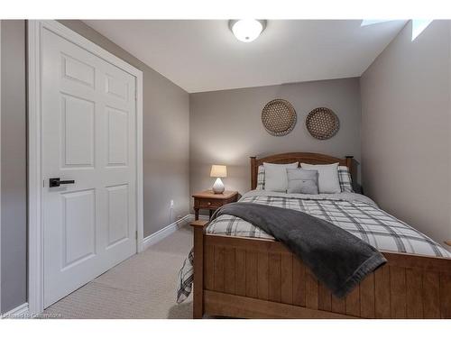 2391 Norland Drive, Burlington, ON - Indoor Photo Showing Bedroom