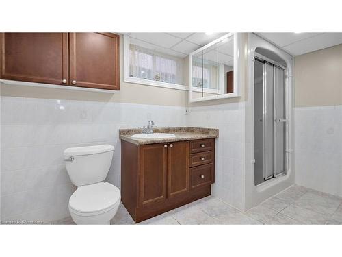 21 Haskins Court, Hamilton, ON - Indoor Photo Showing Bathroom