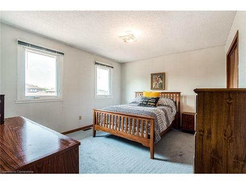 50 Shadeland Crescent, Stoney Creek, ON - Indoor Photo Showing Bedroom