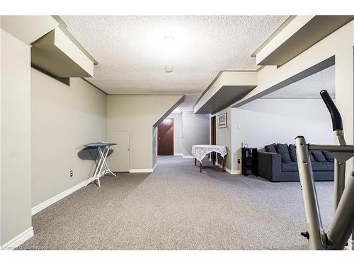 50 Shadeland Crescent, Stoney Creek, ON - Indoor Photo Showing Other Room