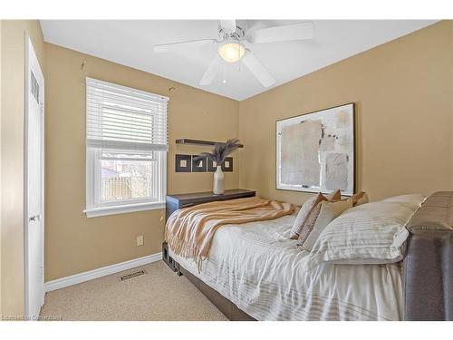 196 Erin Avenue, Hamilton, ON - Indoor Photo Showing Bedroom