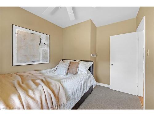 196 Erin Avenue, Hamilton, ON - Indoor Photo Showing Bedroom