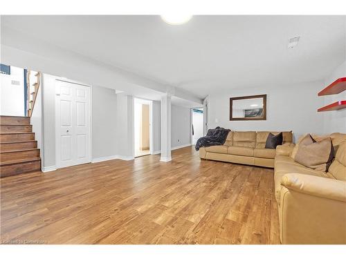 196 Erin Avenue, Hamilton, ON - Indoor Photo Showing Living Room