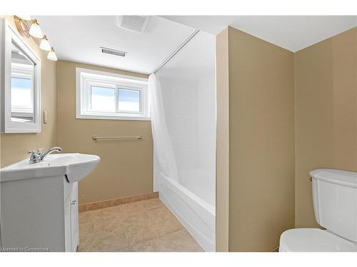 196 Erin Avenue, Hamilton, ON - Indoor Photo Showing Bathroom