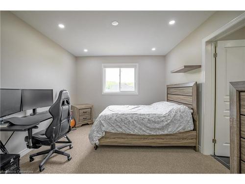 50937 Memme Court, Wainfleet, ON - Indoor Photo Showing Bedroom