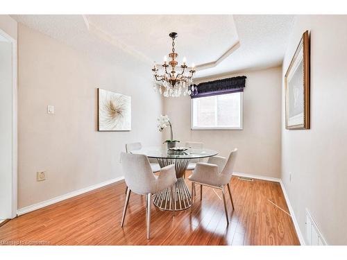 1038 Windsor Hill Boulevard, Mississauga, ON - Indoor Photo Showing Dining Room