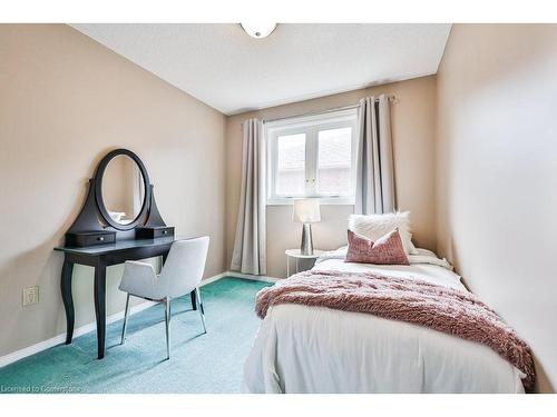 1038 Windsor Hill Boulevard, Mississauga, ON - Indoor Photo Showing Bedroom