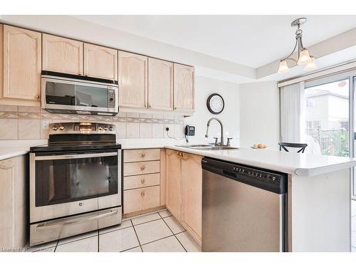 1038 Windsor Hill Boulevard, Mississauga, ON - Indoor Photo Showing Kitchen