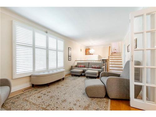 698 Marley Road, Burlington, ON - Indoor Photo Showing Living Room