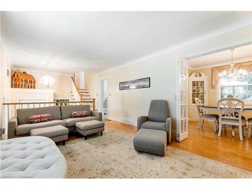 698 Marley Road, Burlington, ON - Indoor Photo Showing Living Room