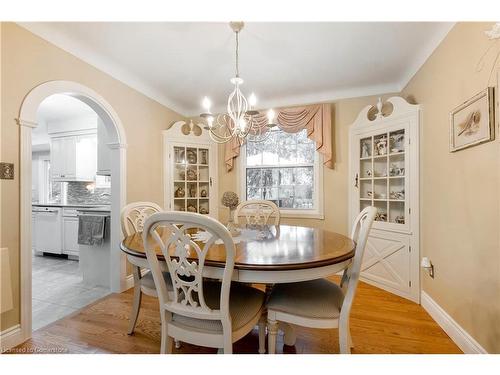 698 Marley Road, Burlington, ON - Indoor Photo Showing Dining Room