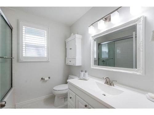 698 Marley Road, Burlington, ON - Indoor Photo Showing Bathroom