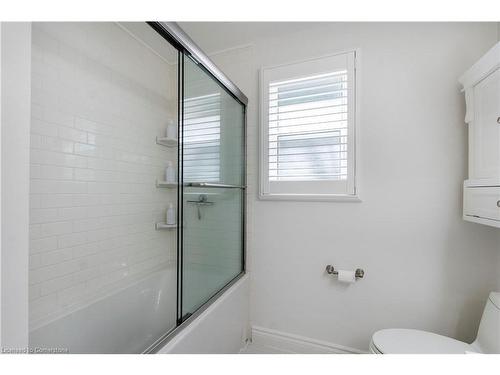 698 Marley Road, Burlington, ON - Indoor Photo Showing Bathroom