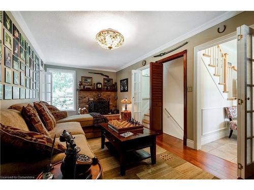 698 Marley Road, Burlington, ON - Indoor Photo Showing Living Room