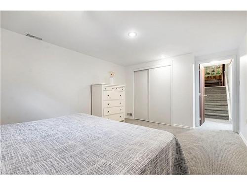 698 Marley Road, Burlington, ON - Indoor Photo Showing Bedroom