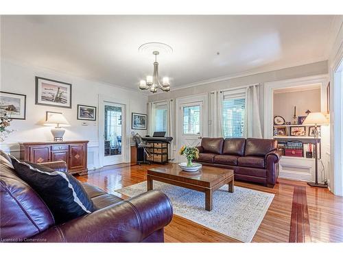 152 Confederation Street, Glen Williams, ON - Indoor Photo Showing Living Room