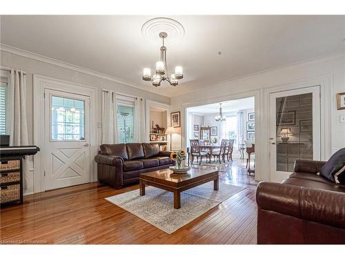 152 Confederation Street, Glen Williams, ON - Indoor Photo Showing Living Room