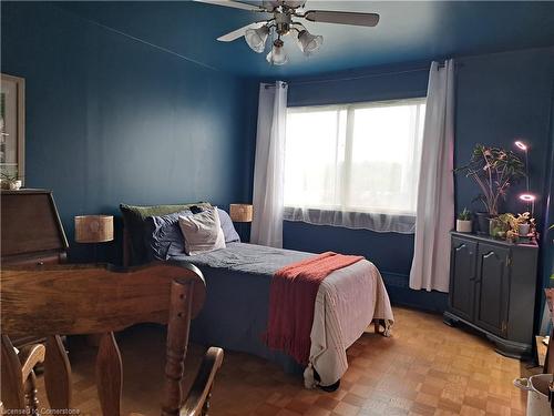 202-15 Towering Heights Boulevard, St. Catharines, ON - Indoor Photo Showing Bedroom