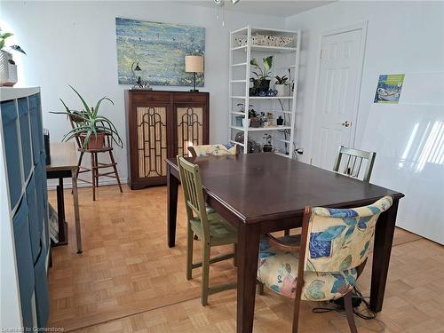 202-15 Towering Heights Boulevard, St. Catharines, ON - Indoor Photo Showing Dining Room