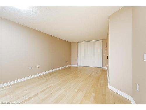 1310-100 Burloak Drive, Burlington, ON - Indoor Photo Showing Other Room