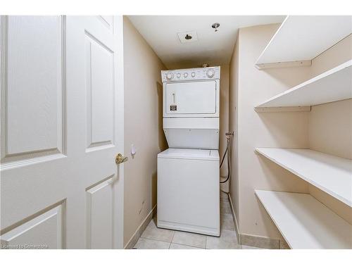 1310-100 Burloak Drive, Burlington, ON - Indoor Photo Showing Laundry Room