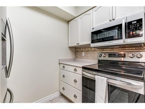 1310-100 Burloak Drive, Burlington, ON - Indoor Photo Showing Kitchen