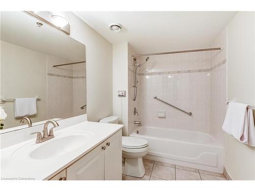 1310-100 Burloak Drive, Burlington, ON - Indoor Photo Showing Bathroom