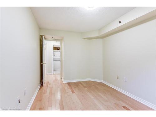 1310-100 Burloak Drive, Burlington, ON - Indoor Photo Showing Other Room