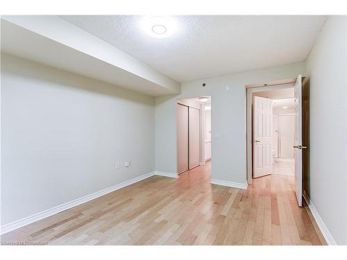 1310-100 Burloak Drive, Burlington, ON - Indoor Photo Showing Other Room