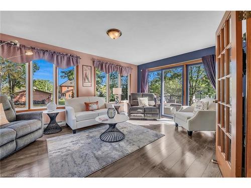 153 Secord St Street, Dunnville, ON - Indoor Photo Showing Living Room