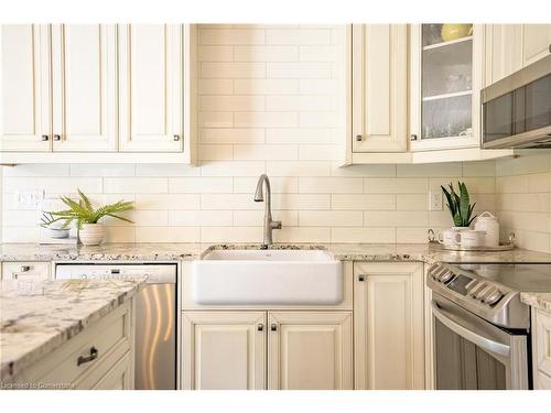 5 Ellen Street, Freelton, ON - Indoor Photo Showing Kitchen