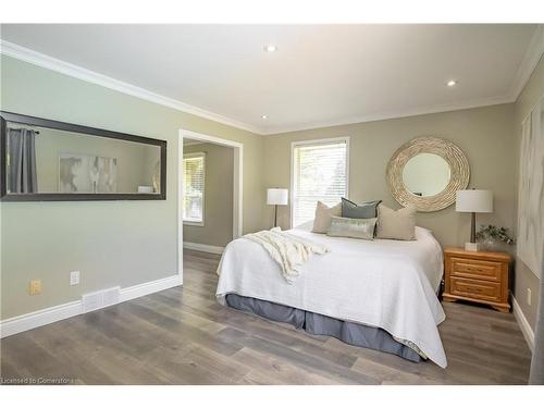 5 Ellen Street, Freelton, ON - Indoor Photo Showing Bedroom