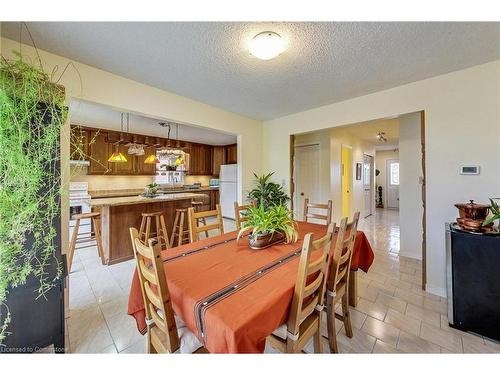 54 Goldcrest Drive, Stoney Creek, ON - Indoor Photo Showing Dining Room