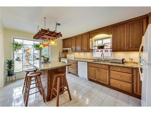 54 Goldcrest Drive, Stoney Creek, ON - Indoor Photo Showing Kitchen With Double Sink