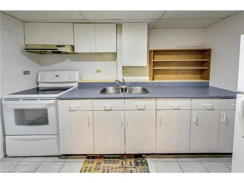 54 Goldcrest Drive, Stoney Creek, ON - Indoor Photo Showing Kitchen With Double Sink