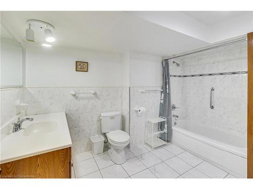 54 Goldcrest Drive, Stoney Creek, ON - Indoor Photo Showing Bathroom