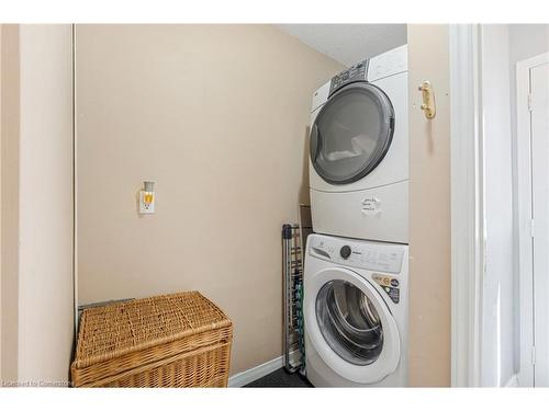 68 Riviera Ridge, Stoney Creek, ON - Indoor Photo Showing Laundry Room