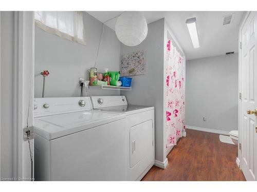 68 Riviera Ridge, Stoney Creek, ON - Indoor Photo Showing Laundry Room