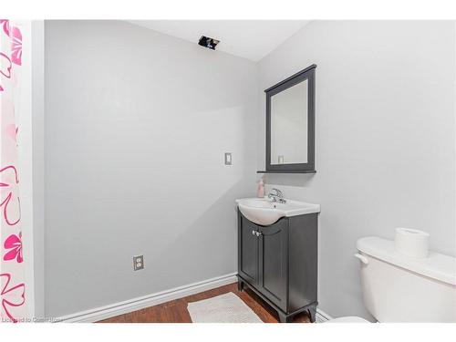 68 Riviera Ridge, Stoney Creek, ON - Indoor Photo Showing Bathroom