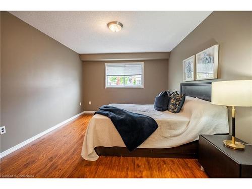 1307 Blanshard Drive, Burlington, ON - Indoor Photo Showing Bedroom