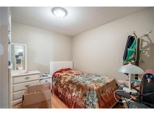 1307 Blanshard Drive, Burlington, ON - Indoor Photo Showing Bedroom