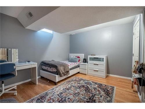 1307 Blanshard Drive, Burlington, ON - Indoor Photo Showing Bedroom