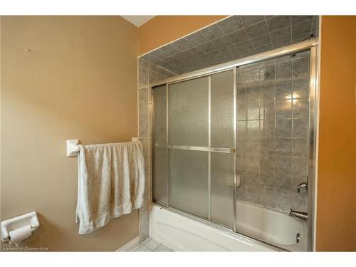 1307 Blanshard Drive, Burlington, ON - Indoor Photo Showing Bathroom