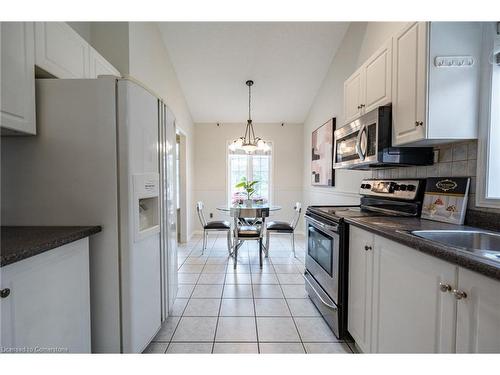 1307 Blanshard Drive, Burlington, ON - Indoor Photo Showing Kitchen