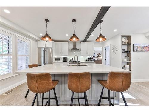 668 Cherrywood Drive, Burlington, ON - Indoor Photo Showing Kitchen With Double Sink With Upgraded Kitchen