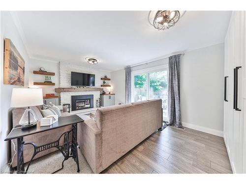 668 Cherrywood Drive, Burlington, ON - Indoor Photo Showing Living Room With Fireplace